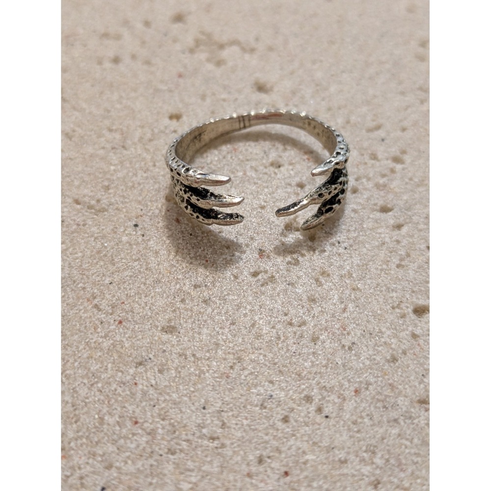 Bird Claw Ring Size 8‎ Silver Tone Novelty Whimsical Gothic Talon Statement Ring